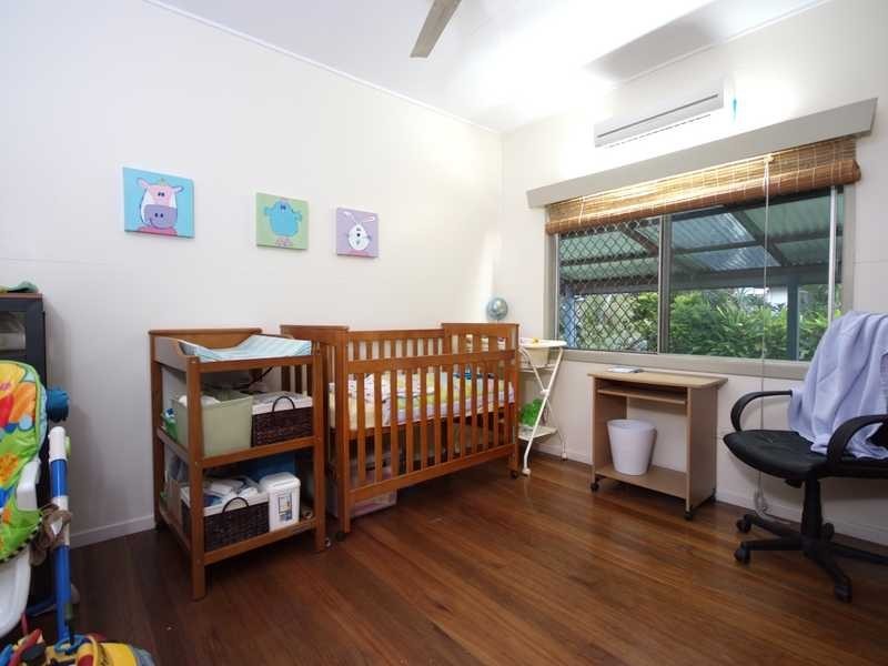 37 Collinson Street, Westcourt QLD 4870