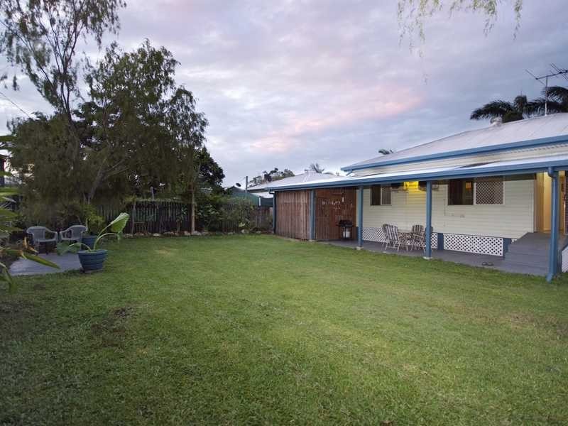 37 Collinson Street, Westcourt QLD 4870