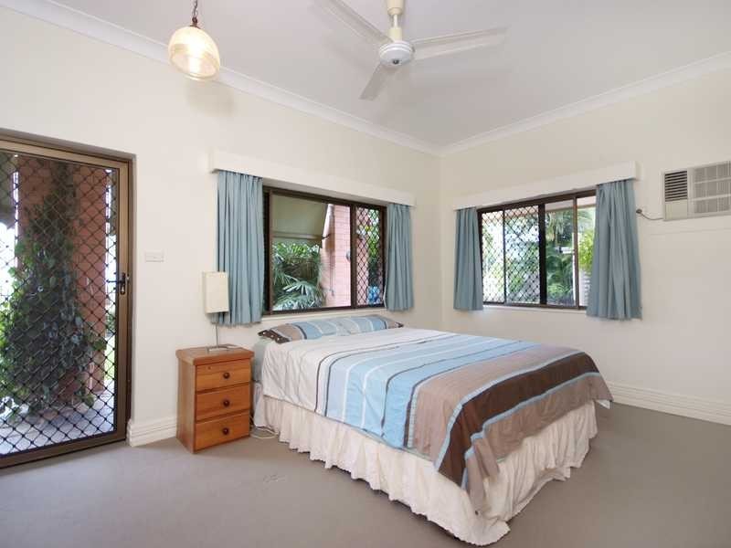 2/271 Esplanade, Cairns North QLD 4870