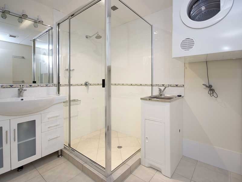 2/271 Esplanade, Cairns North QLD 4870