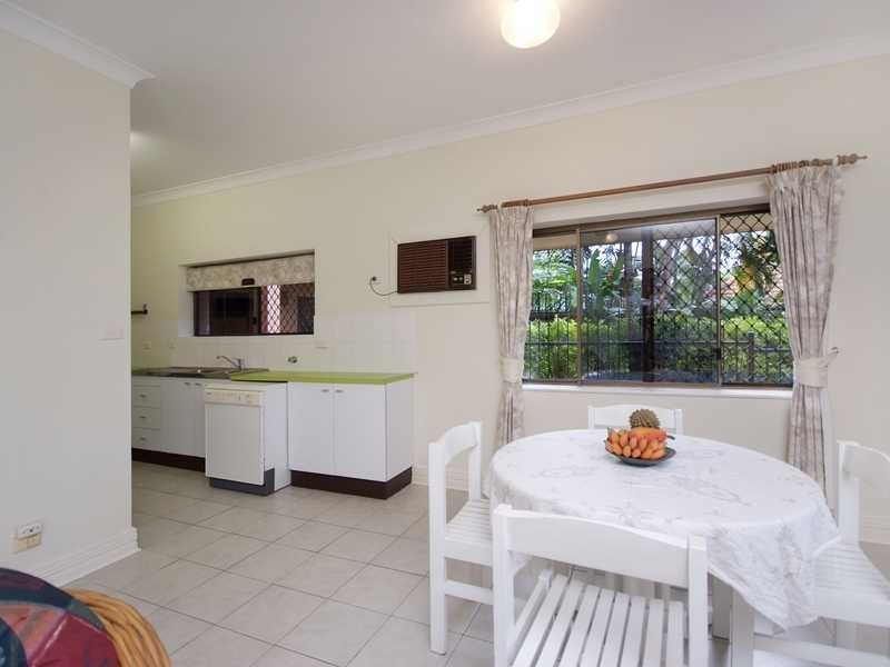 2/271 Esplanade, Cairns North QLD 4870