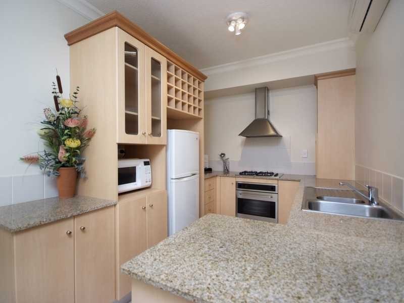 1112/2-10 Greenslopes Street, Cairns North QLD 4870