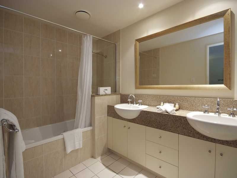 1112/2-10 Greenslopes Street, Cairns North QLD 4870