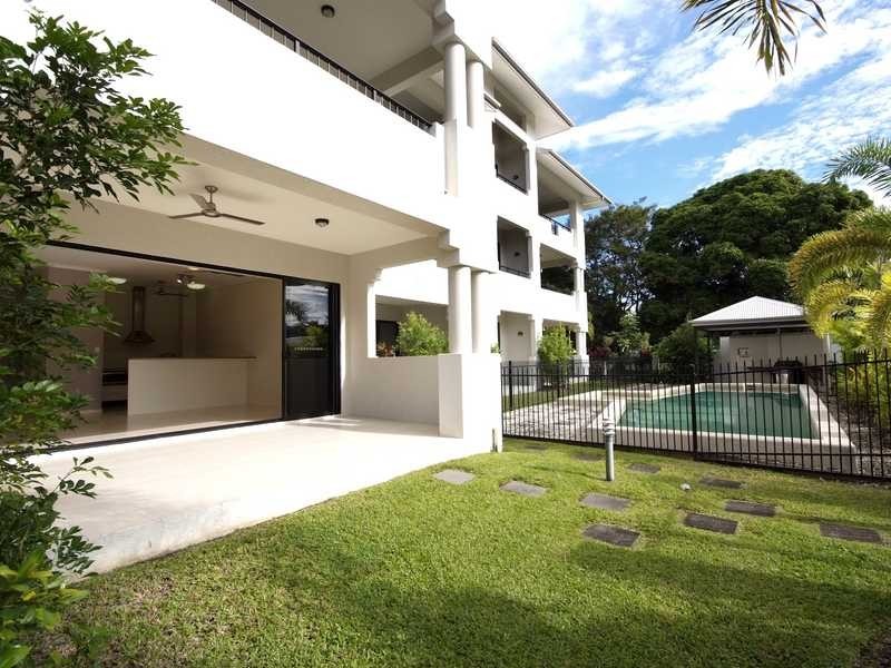 2/15 Clare Street, Cairns QLD 4870