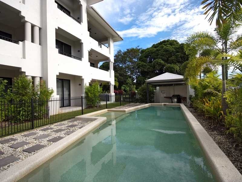 2/15 Clare Street, Cairns QLD 4870
