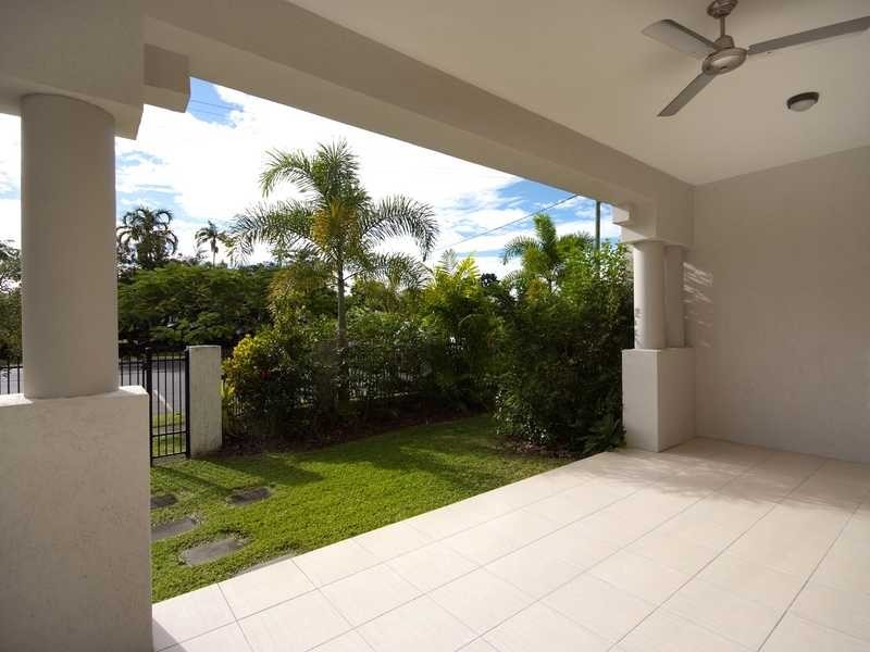 2/15 Clare Street, Cairns QLD 4870