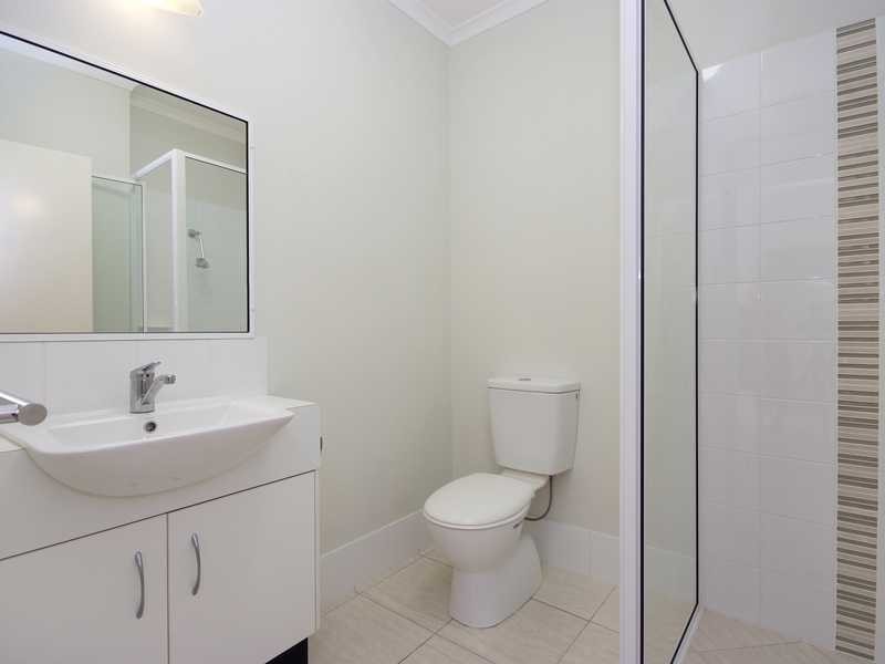 2/15 Clare Street, Cairns QLD 4870
