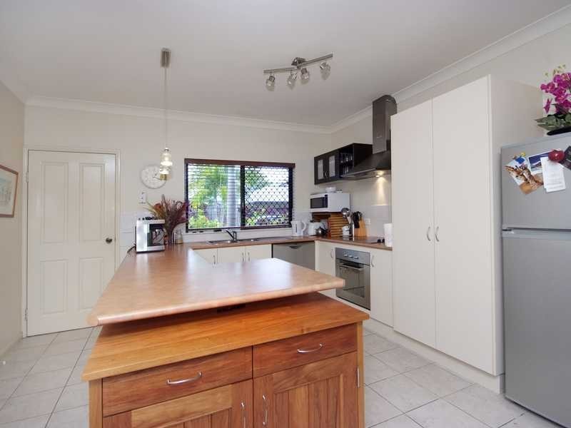 25/190 Irene Street, Mooroobool QLD 4870