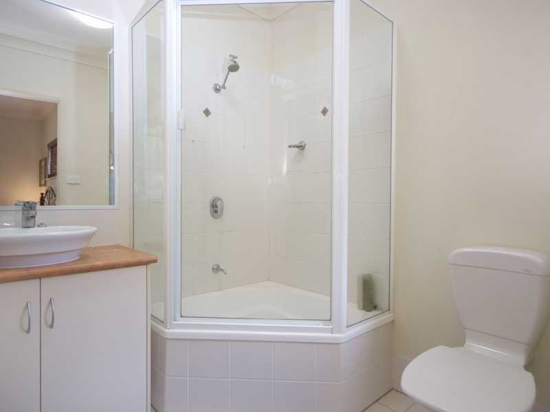 25/190 Irene Street, Mooroobool QLD 4870