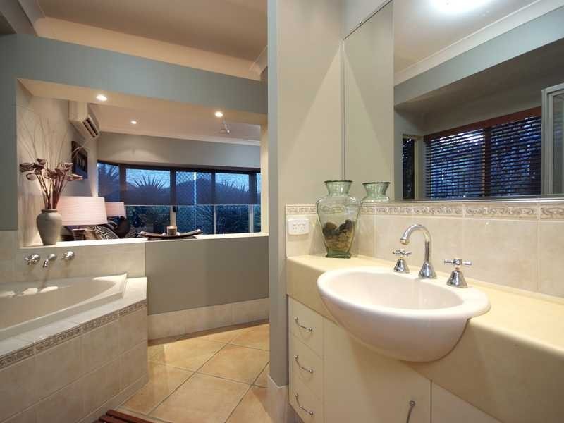 16 Yellowfin Close, Kanimbla QLD 4870