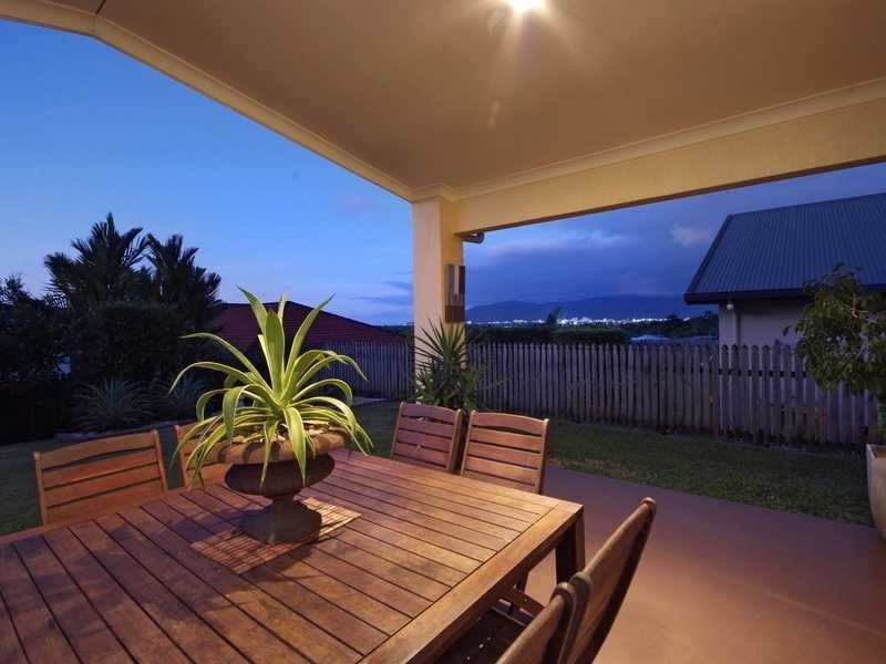 16 Yellowfin Close, Kanimbla QLD 4870