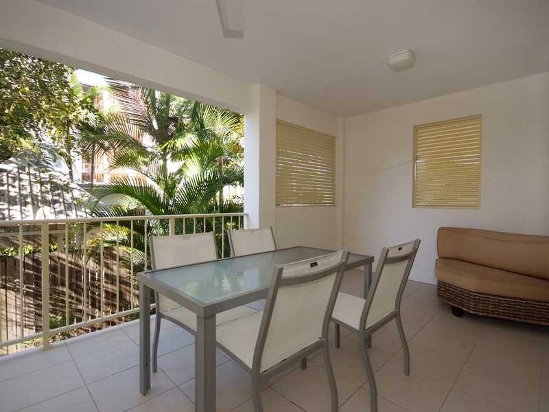 2/210 Grafton Street, Cairns North QLD 4870