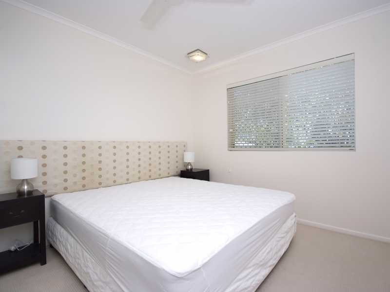 2/210 Grafton Street, Cairns North QLD 4870