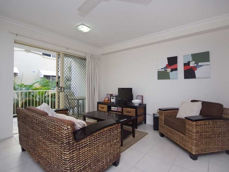 2/210 Grafton Street, Cairns North QLD 4870