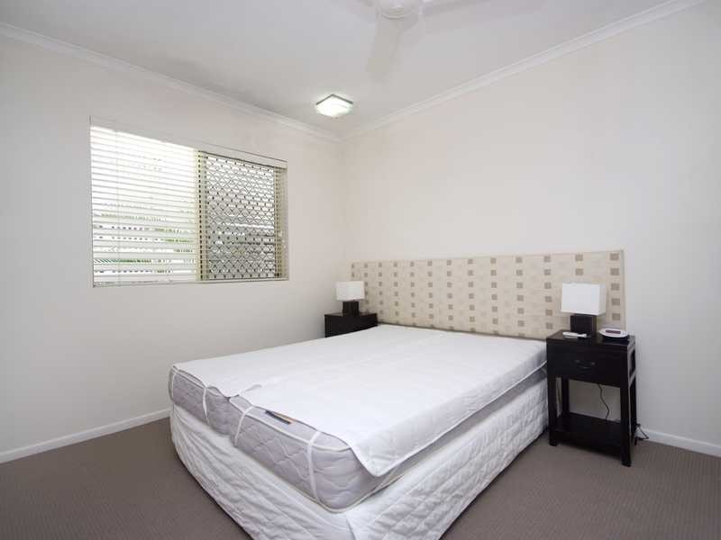 2/210 Grafton Street, Cairns North QLD 4870