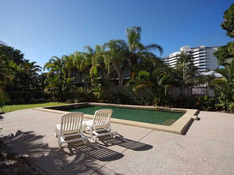 2/210 Grafton Street, Cairns North QLD 4870