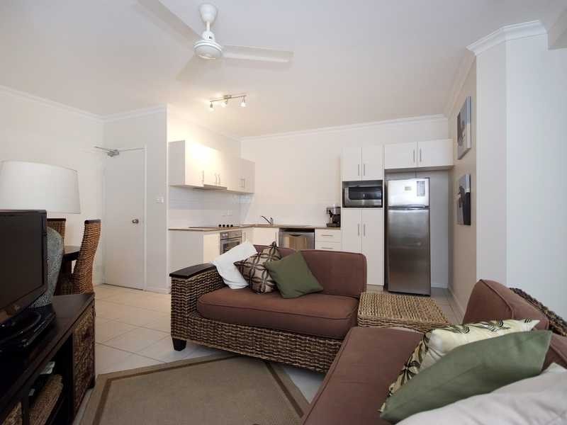 2/210 Grafton Street, Cairns North QLD 4870