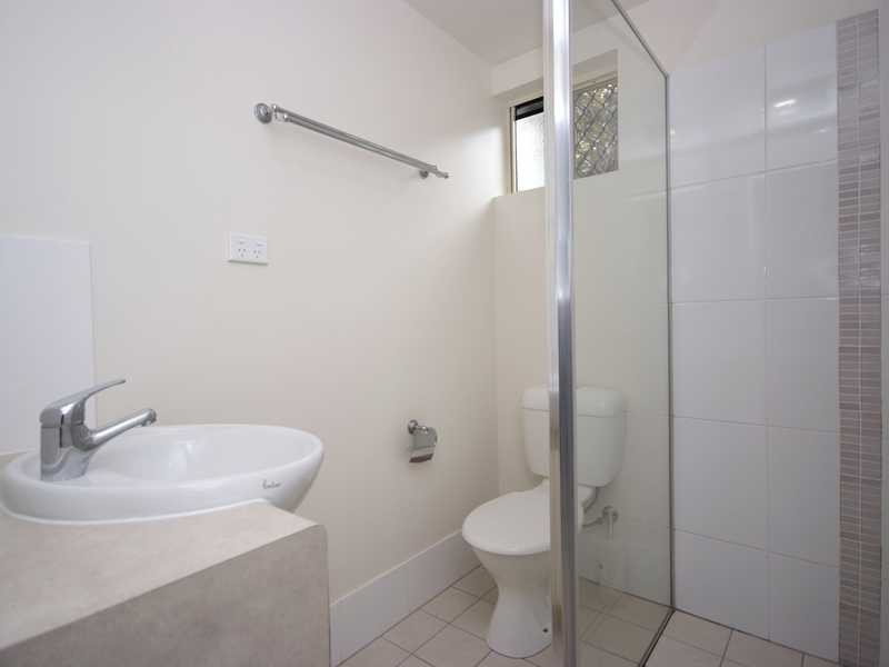 2/210 Grafton Street, Cairns North QLD 4870