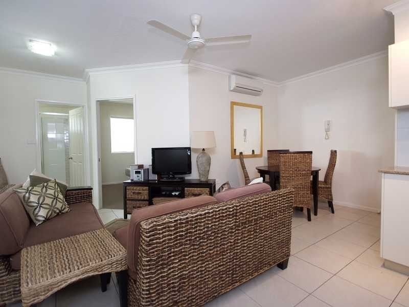 2/210 Grafton Street, Cairns North QLD 4870