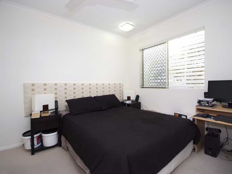 2/210 Grafton Street, Cairns North QLD 4870