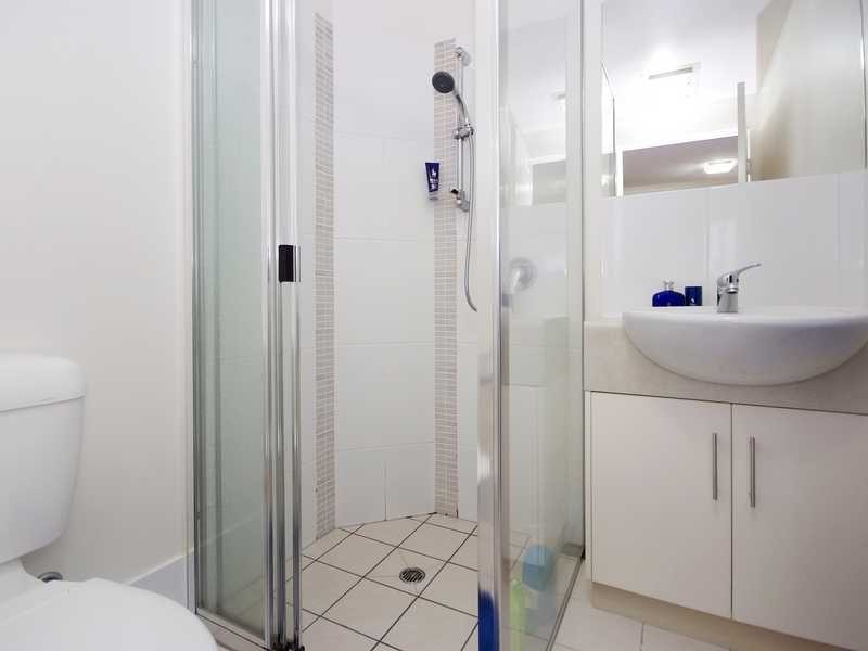 2/210 Grafton Street, Cairns North QLD 4870