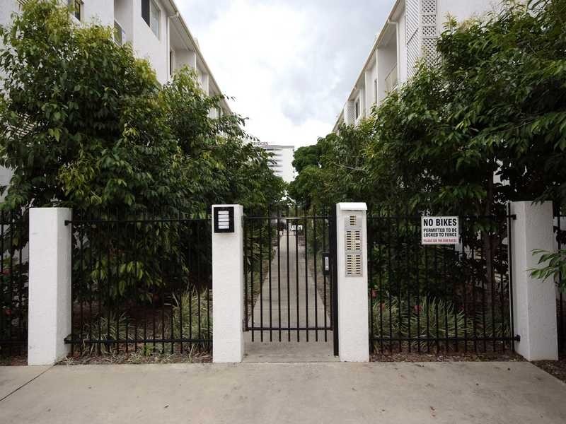 2/210 Grafton Street, Cairns North QLD 4870