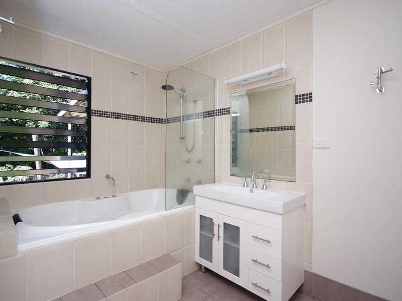 21 Turquoise Close, Bayview Heights QLD 4868