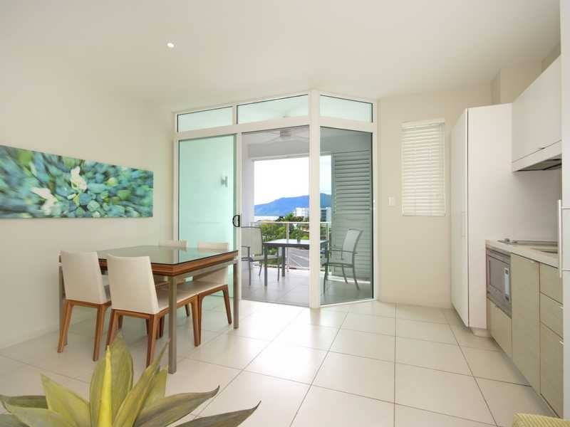 36/201 Lake Street, Cairns QLD 4870