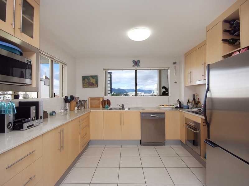 13/79 Spence Street, Cairns QLD 4870