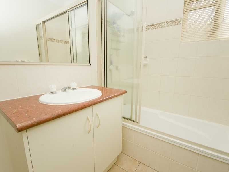 8 Opaline Close, Brinsmead QLD 4870