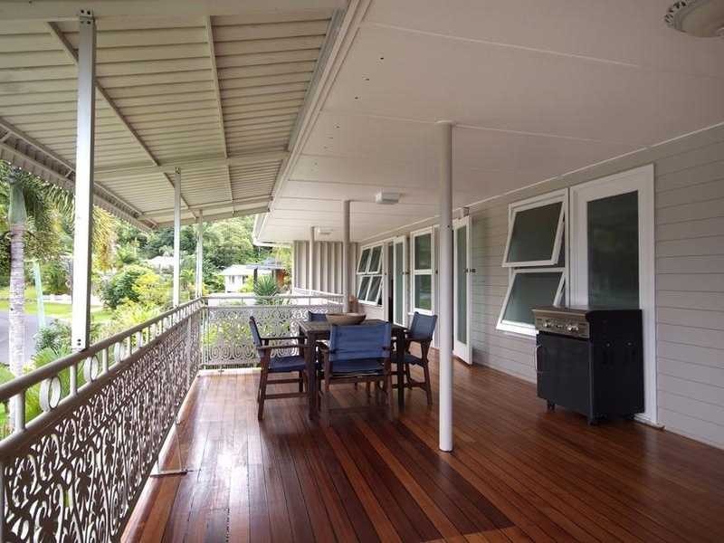 80 Hillview Crescent, Whitfield QLD 4870