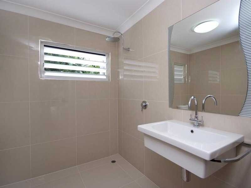 80 Hillview Crescent, Whitfield QLD 4870