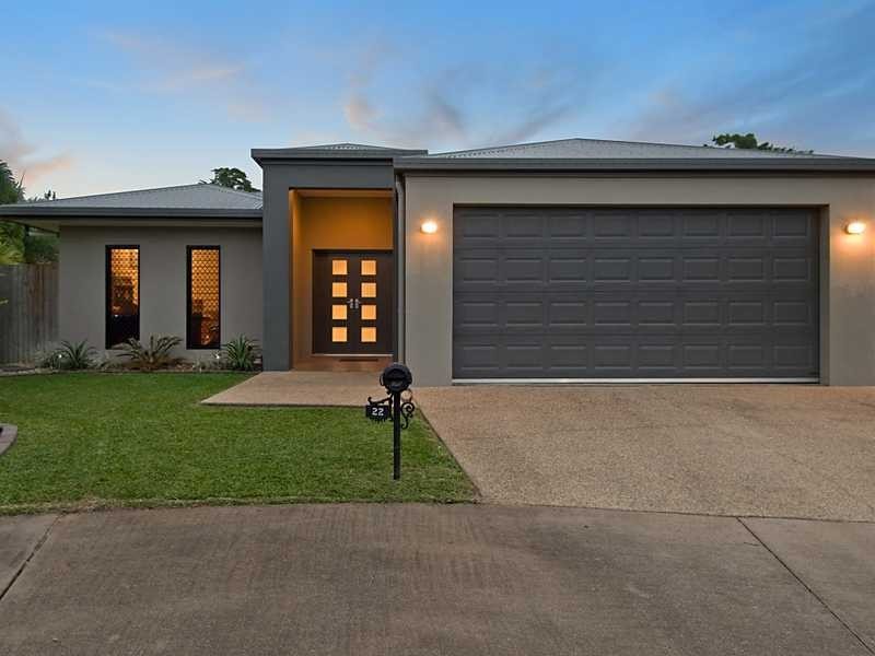 22 Bassett Street, Kanimbla QLD 4870
