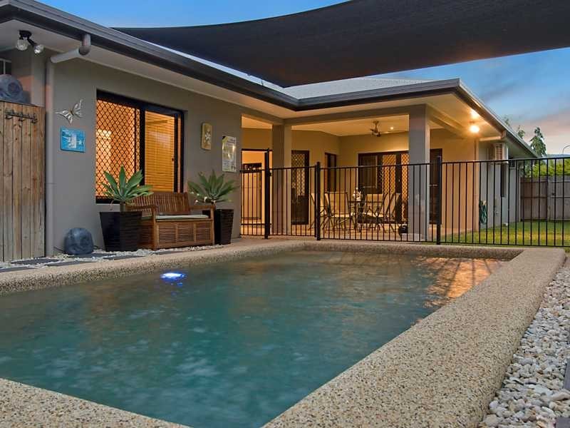 22 Bassett Street, Kanimbla QLD 4870