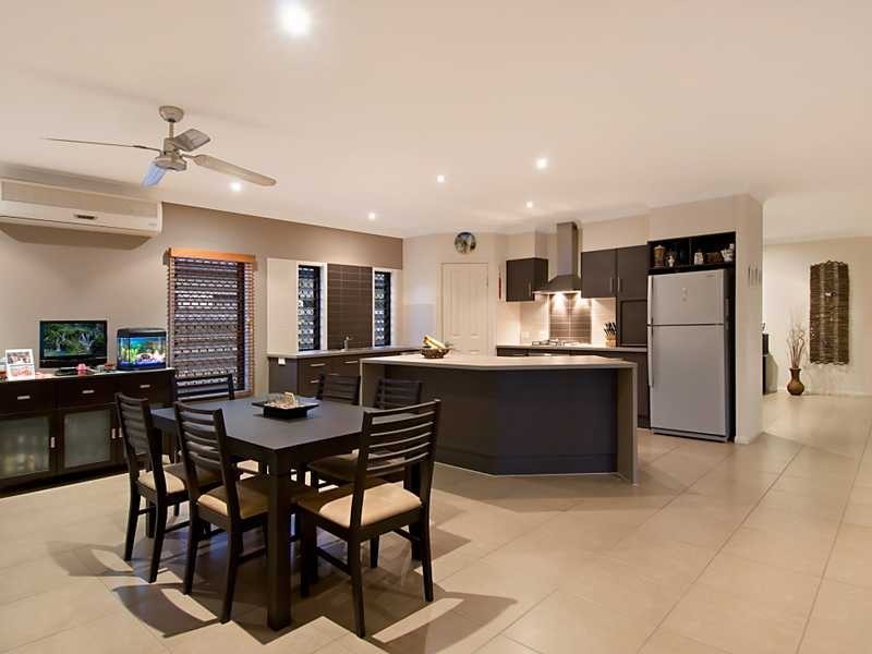 22 Bassett Street, Kanimbla QLD 4870
