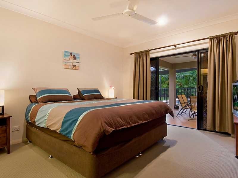 22 Bassett Street, Kanimbla QLD 4870