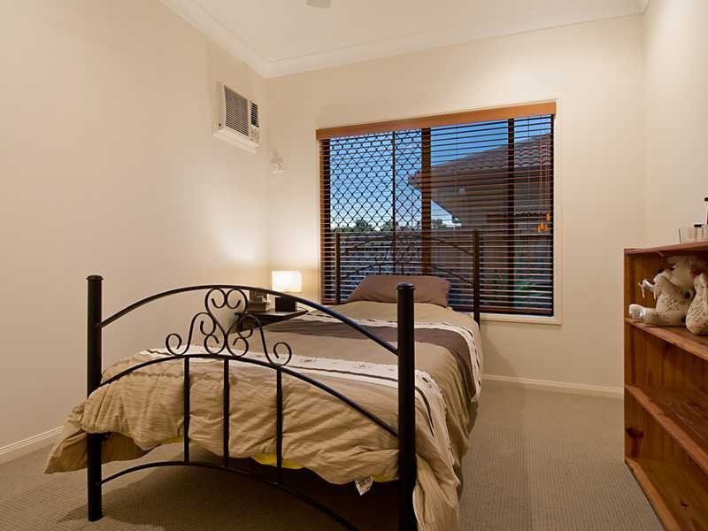 22 Bassett Street, Kanimbla QLD 4870