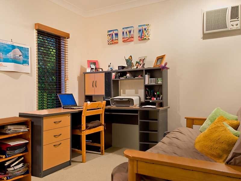 22 Bassett Street, Kanimbla QLD 4870