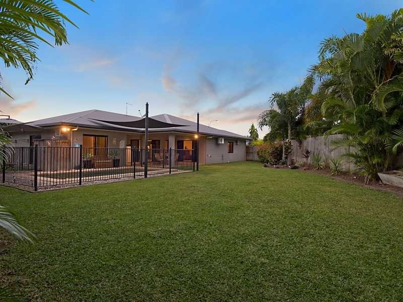 22 Bassett Street, Kanimbla QLD 4870