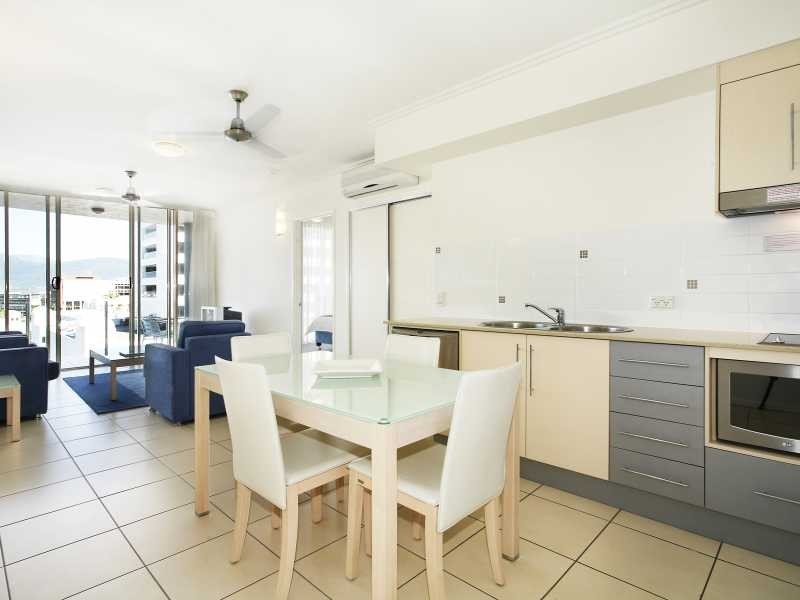 601/6 Lake Street, Cairns City QLD 4870