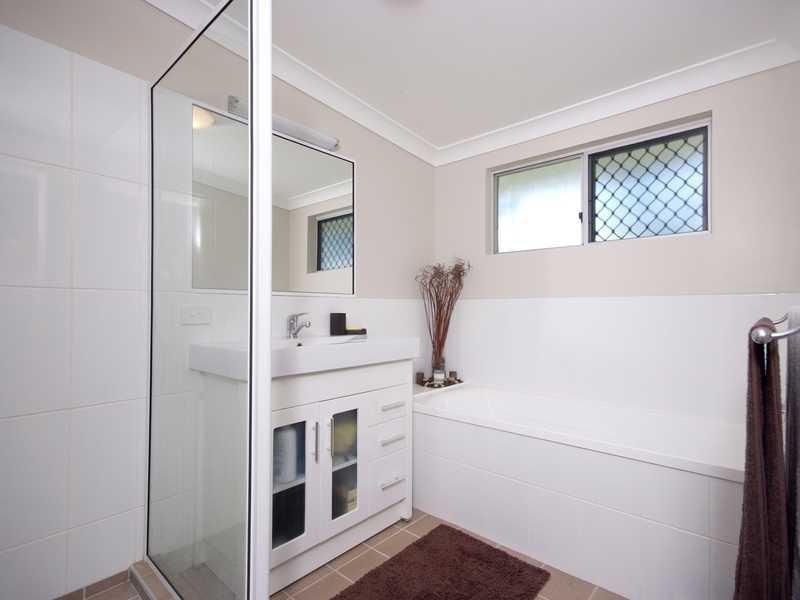 8 Melaleuca Street, Cairns QLD 4870