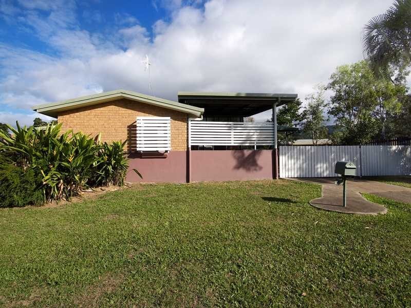 8 Craig Street, Mooroobool QLD 4870