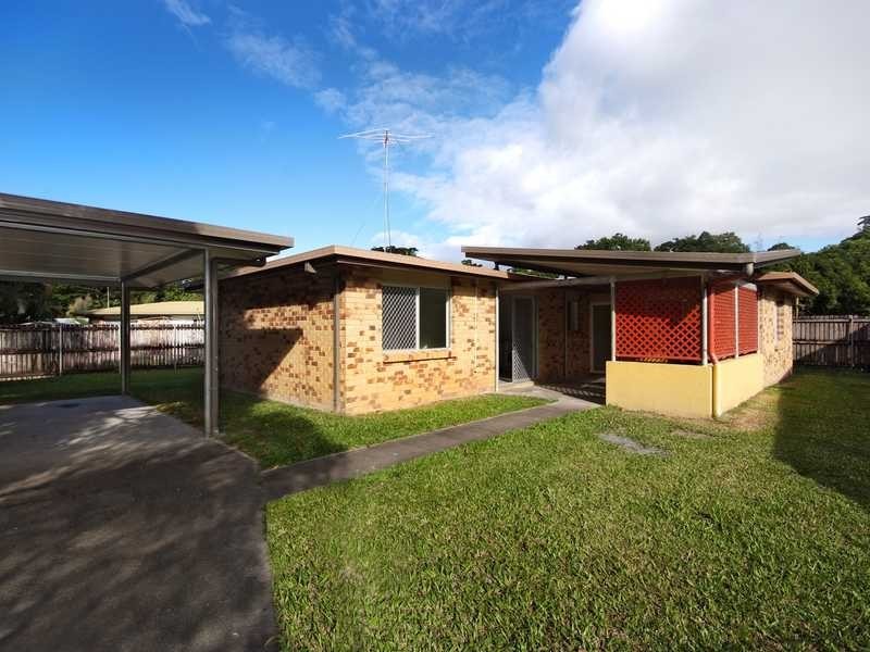 10 Craig Street, Mooroobool QLD 4870