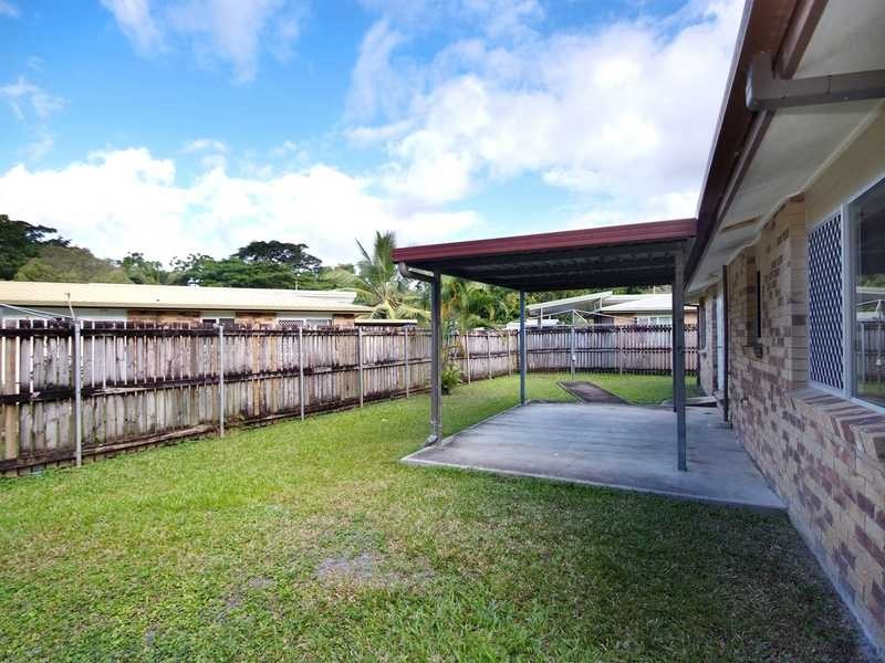 10 Craig Street, Mooroobool QLD 4870