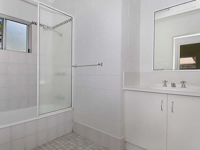 21 Bee Close, Bentley Park QLD 4869