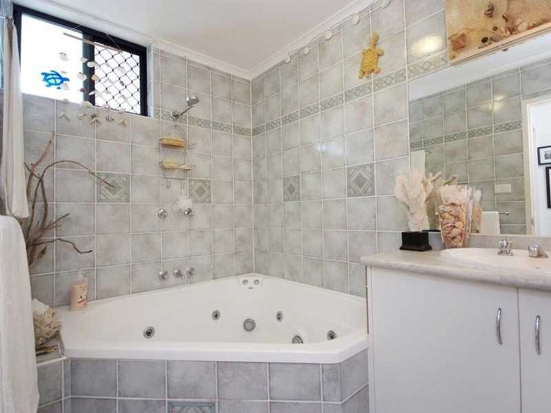 14 Carroo Street, Bayview Heights QLD 4868