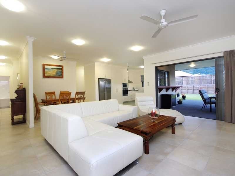 16 Botany Ave, Redlynch QLD 4870