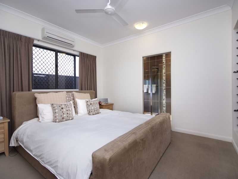 16 Botany Ave, Redlynch QLD 4870