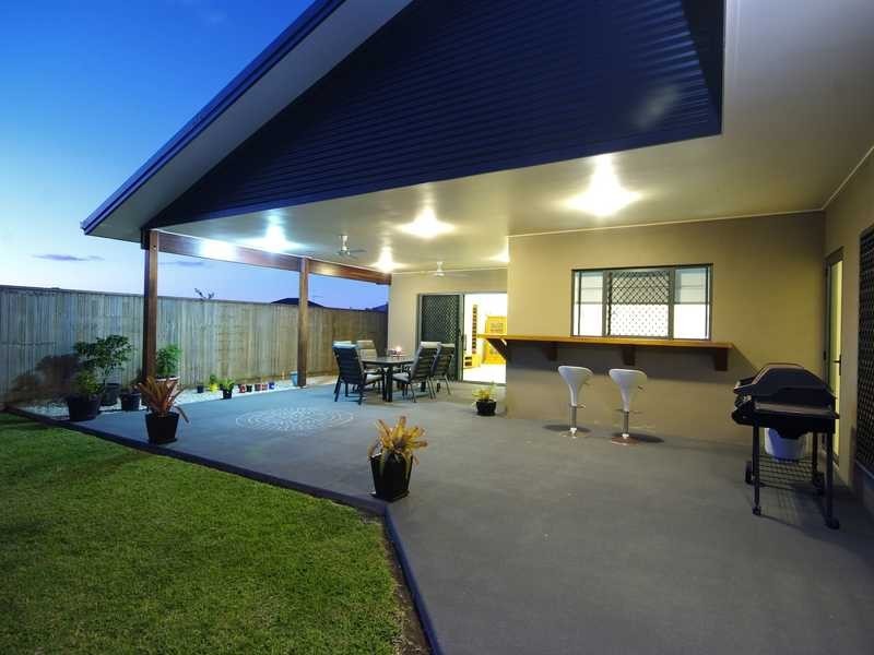 16 Botany Ave, Redlynch QLD 4870