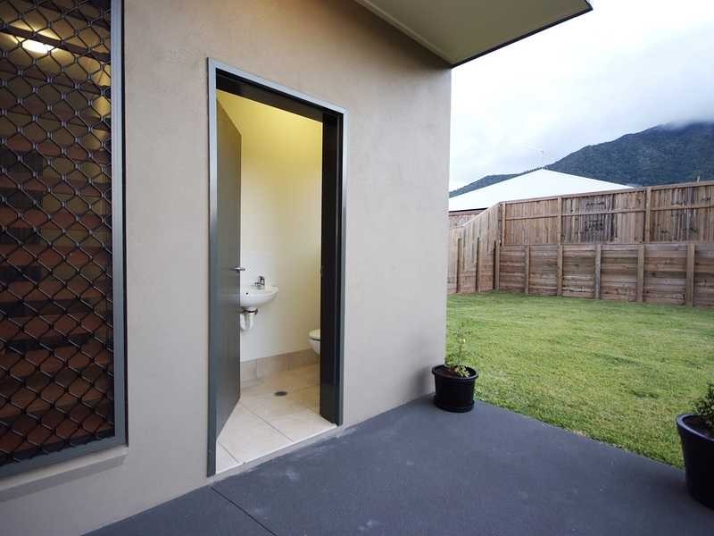 16 Botany Ave, Redlynch QLD 4870